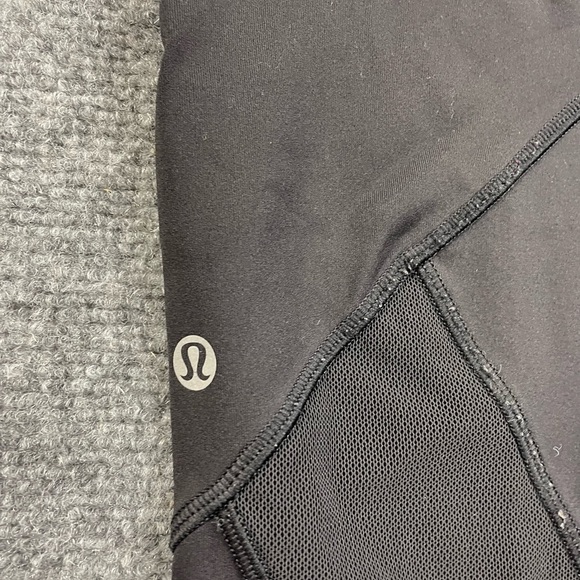 LULULEMON Women’s Black Cropped Mesh sides Leggings Size: 8 - Picture 6 of 11